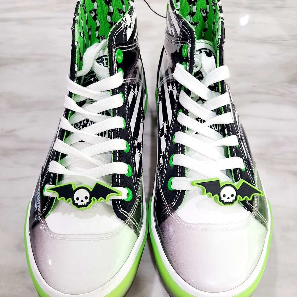 High-Top BEETLEJUICE Sneakers with Green and Black Accents